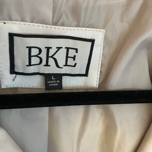 BKE Women’s Cream MOTO Faux leather jacket size L - Picture 2 of 4
